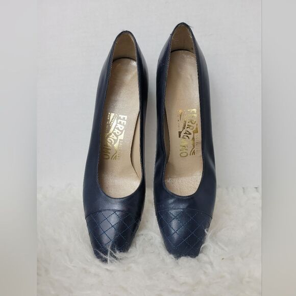 Salvatore Ferragamo Women's Shoes Size 8 AA Quilted Blue LeatherToe Pump - Picture 1 of 10